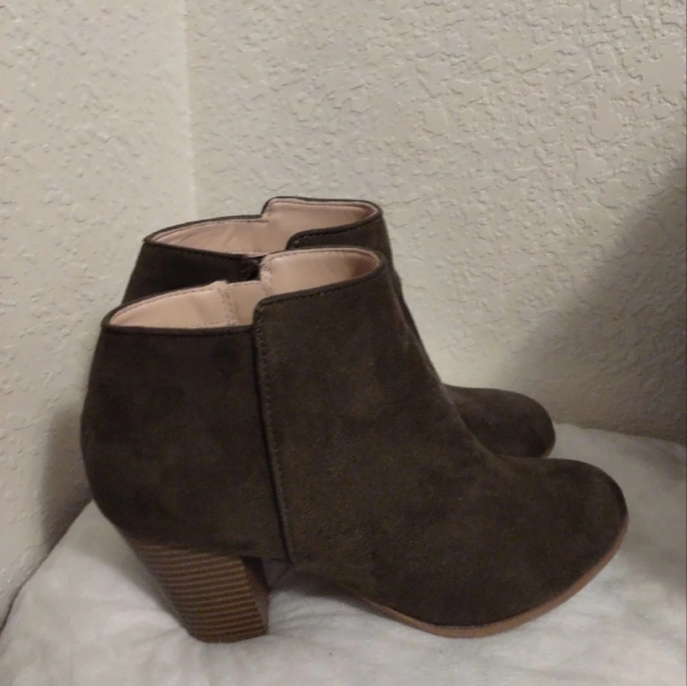 Ankle booties
